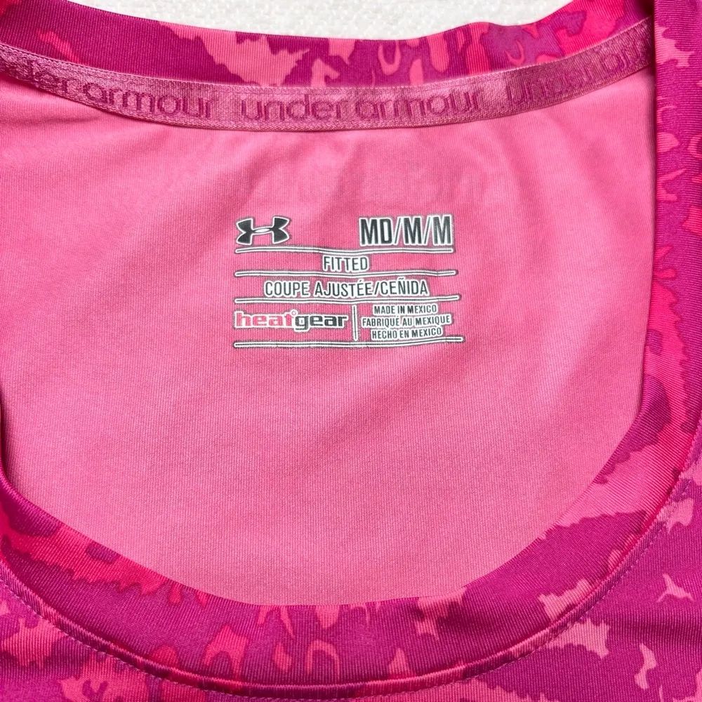 Under Armour Woman's Heat gear fitted pink animal design short sleeve top size M - Image 6