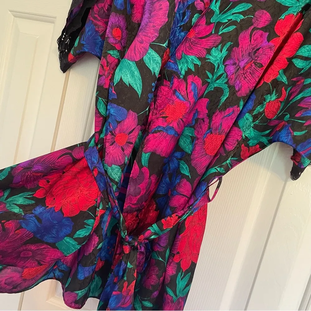 Vintage Satin Floral Robe Kimono Lace Trim Tropical One Size Red Size undefined - Image 10