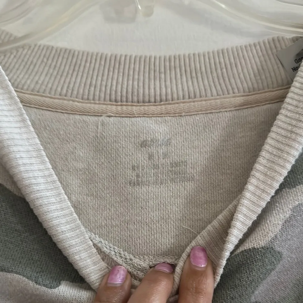 Aerie Camo Crewneck Oversized Ribbed  Sweatshirt Olive Green Beige Women’s M - Image 4