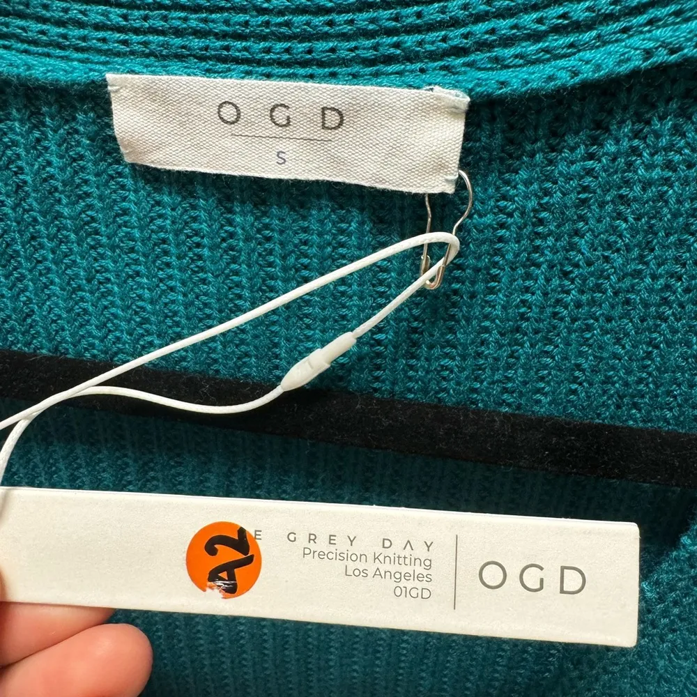 One Grey day knit sweater in pretty light green - Image 6