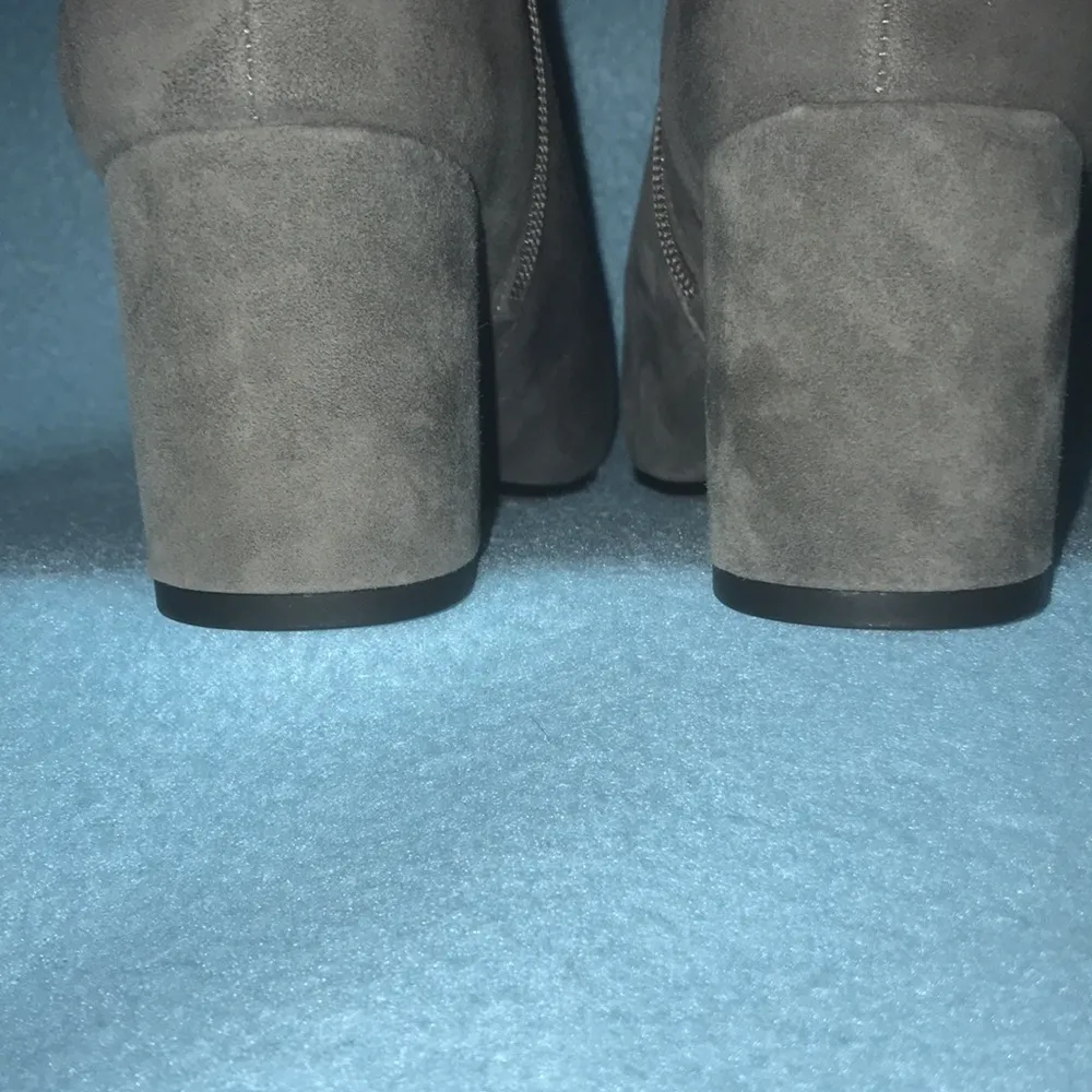 VINCE CAMUTO Kassie2 gray suede leather zipper boots NEW size 9W - Image 7