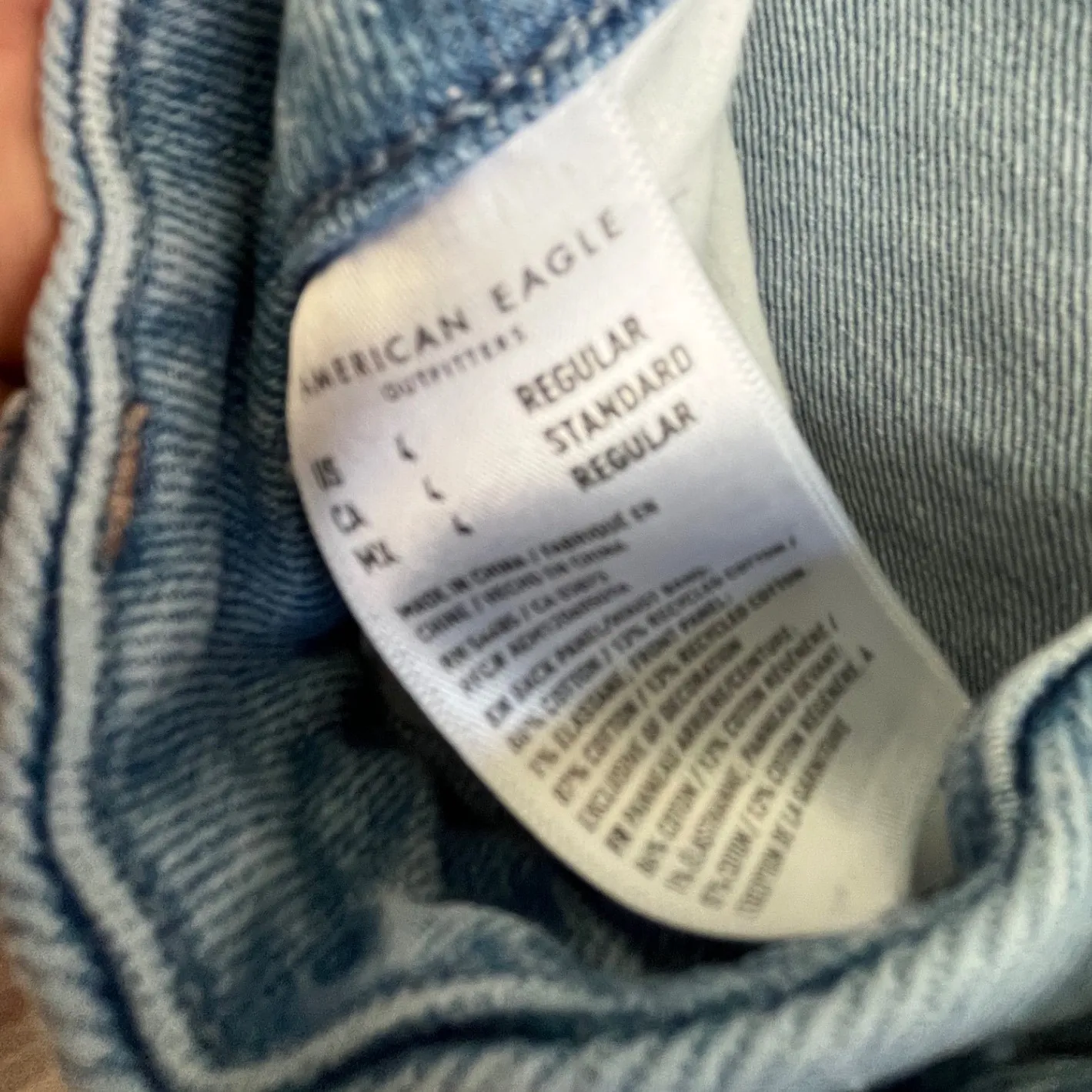 American Eagle Light Wash Distressed Ripped Raw Hem Mom Jeans Blue Size 6 - Image 8