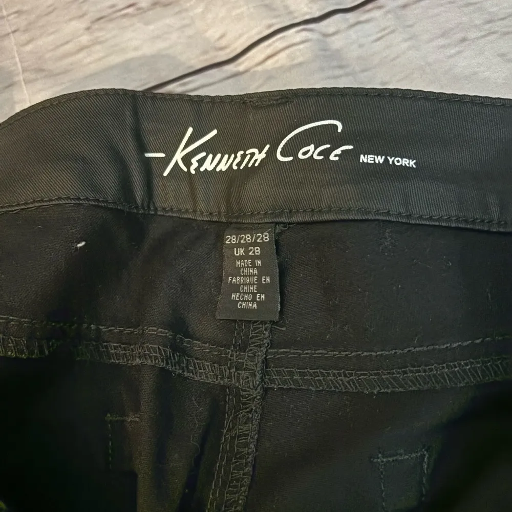 Kenneth Cole nwot women’s 28 Black Coated Skinny Jeans - Image 4