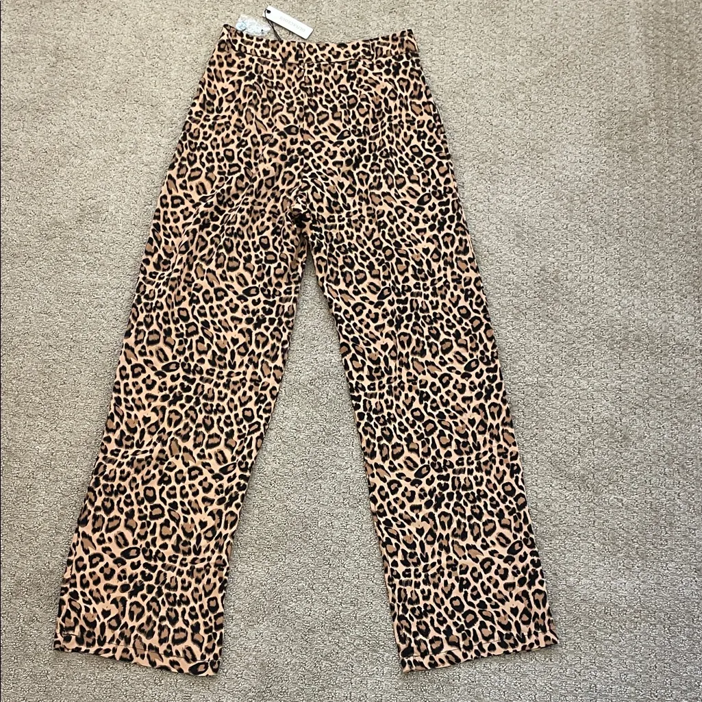 NWT - Olivaceous Leopard Print High Rise Pleated Pants size M - Image 5