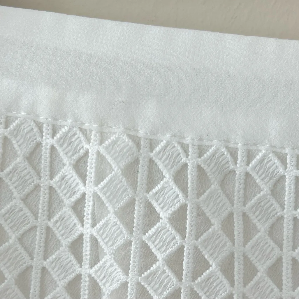 Ali & Jay  white flowy pleated mini shorts size small‎ - Image 4