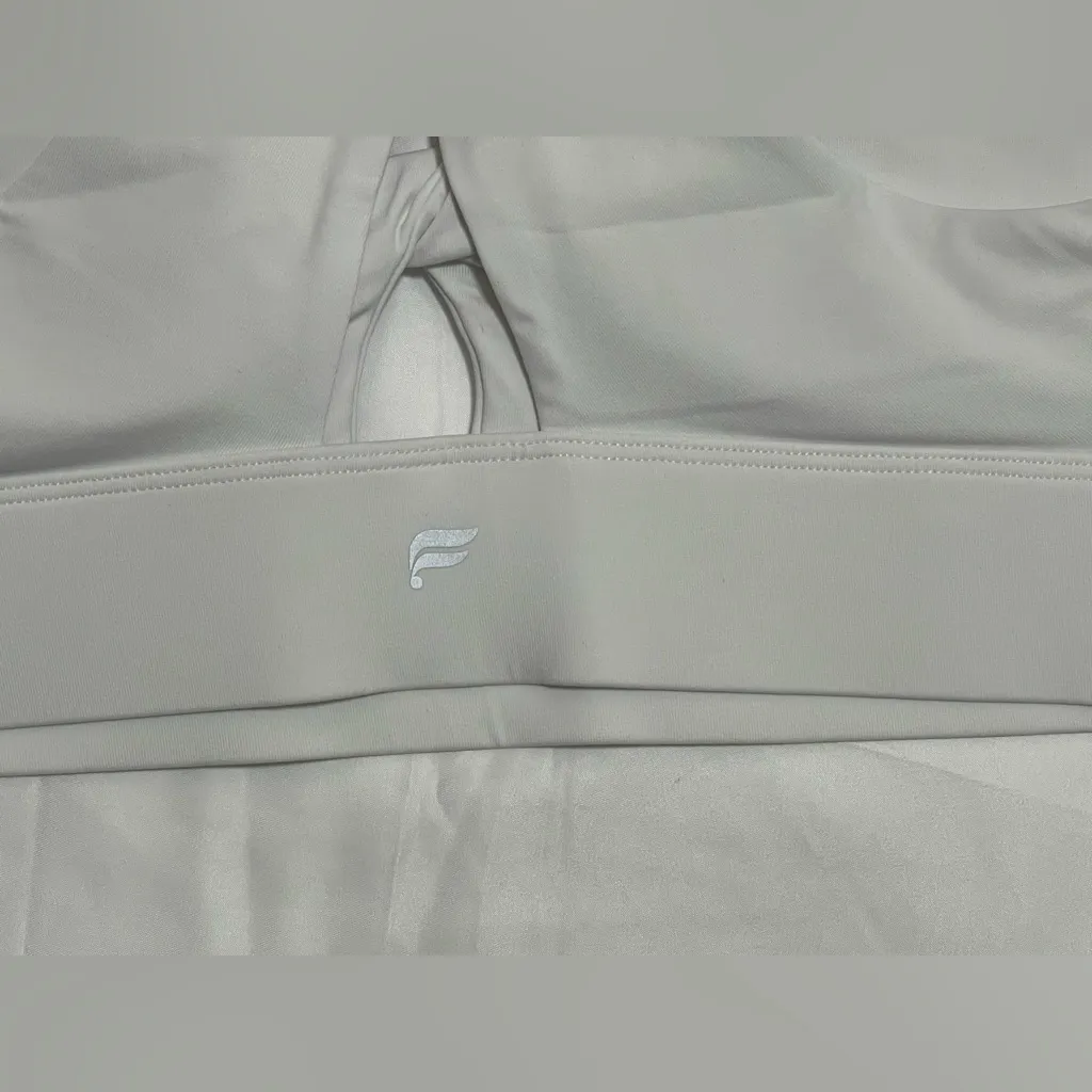 FABLETICS OASIS TWIST MEDIUM IMPACT SPORT BRA WHITE - Image 9