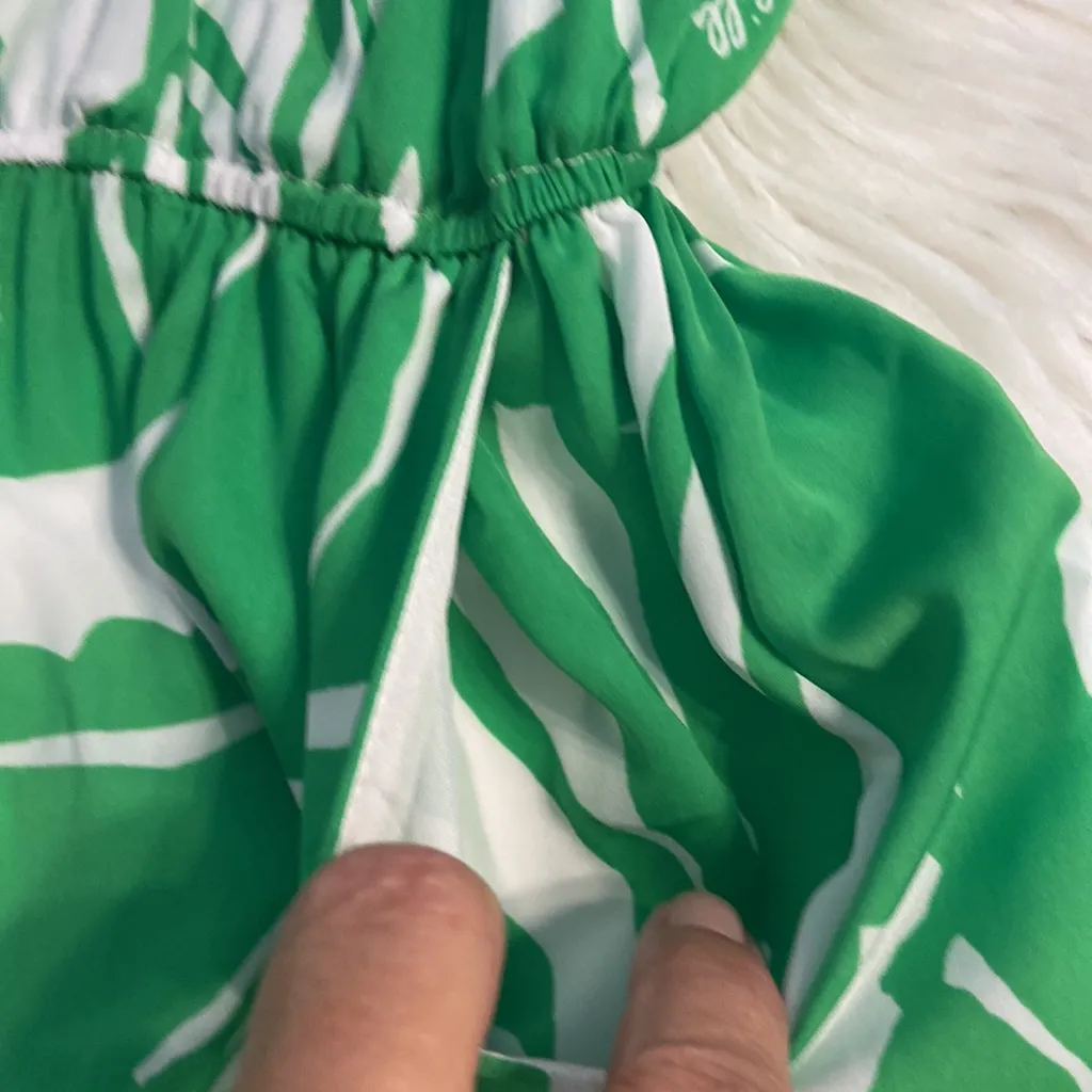 Lilly Pulitzer by Target  Green and White Leaf Print Jumpsuit size XS inseam 28” - Image 9