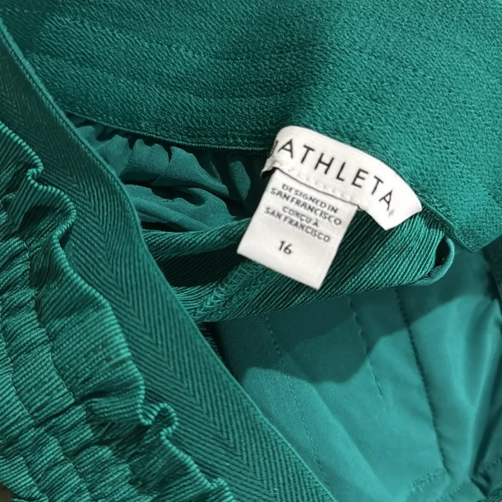 NWT ATHLETA ECHO SHORT SIZE 16 Green - Image 7