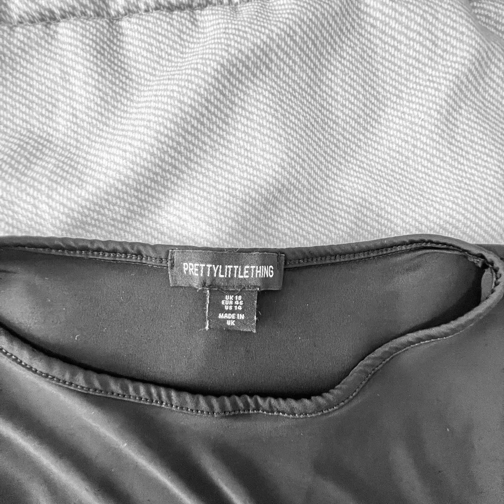 PrettyLittleThing Black Fitted Bodysuit - Image 4