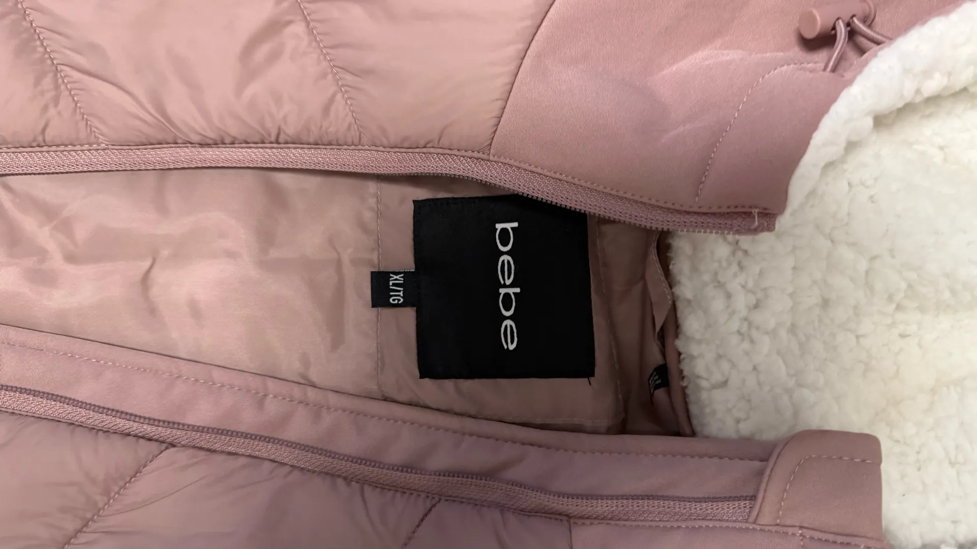 NWT Bebe Hooded Quilted Jacket - Dusty Rose - Sherpa Lined Hood & Rhinestone Logo - XL - Image 10