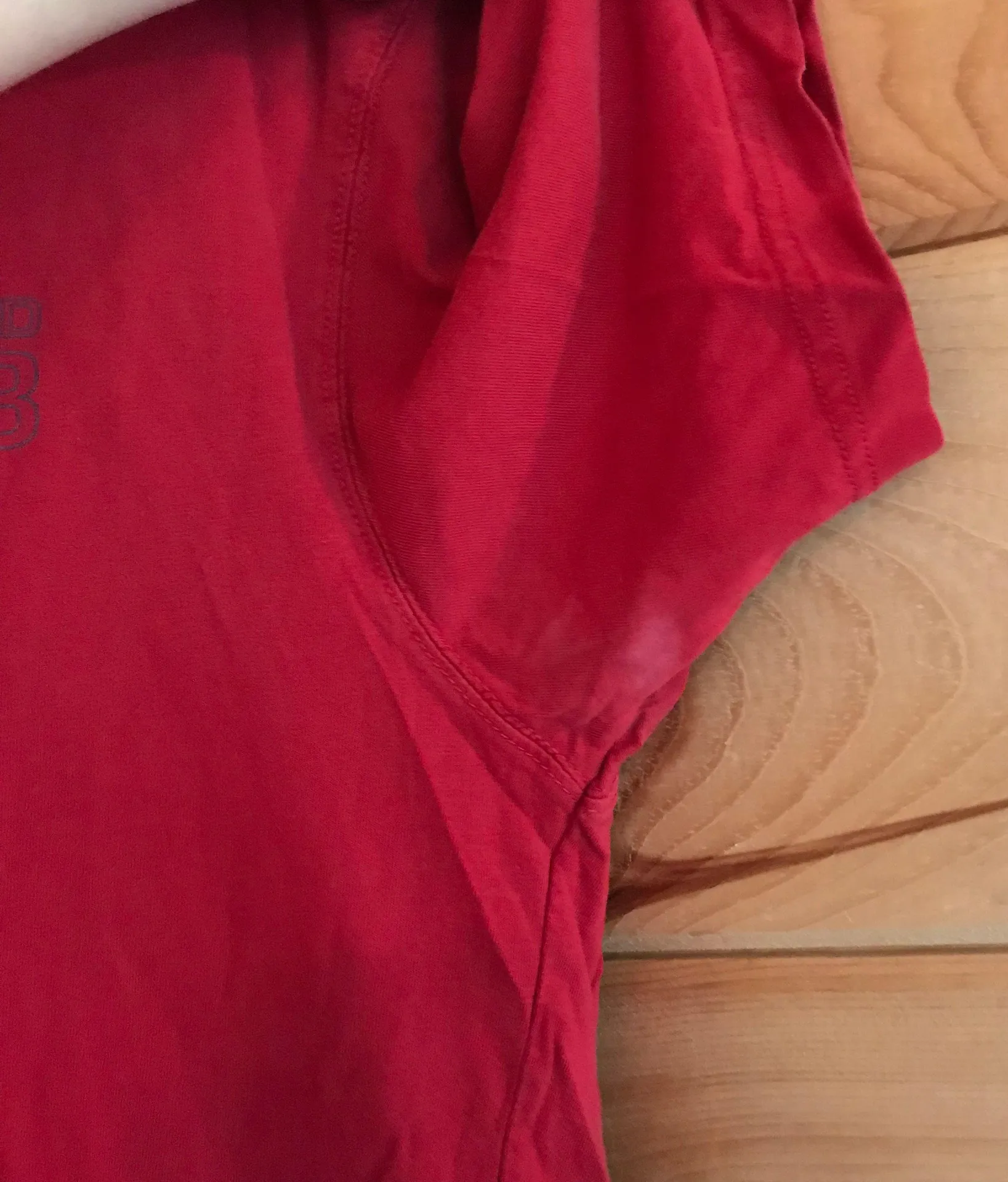 CHAPS VINTAGE RED  SCREEN PRINTED LARGE LOGO DEISGN GRAPHIC TEE - Image 5