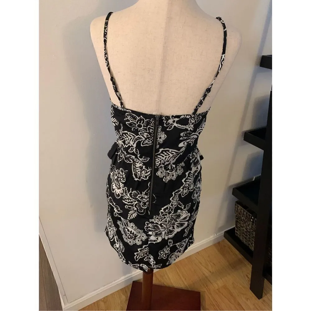 American Eagle size 2 black, and white dress - Image 3