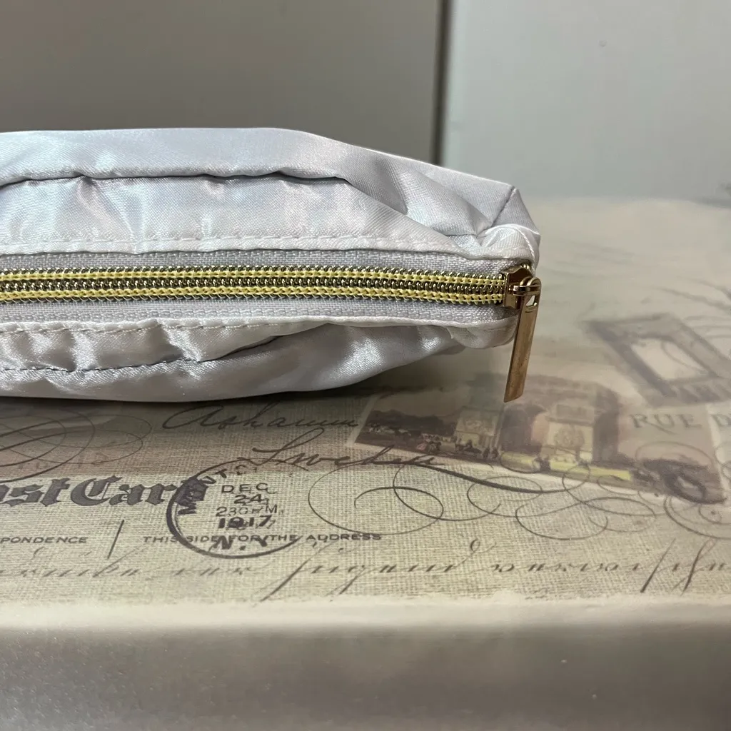 I’d rather be with my Pug Zippered Pouch White - Image 2