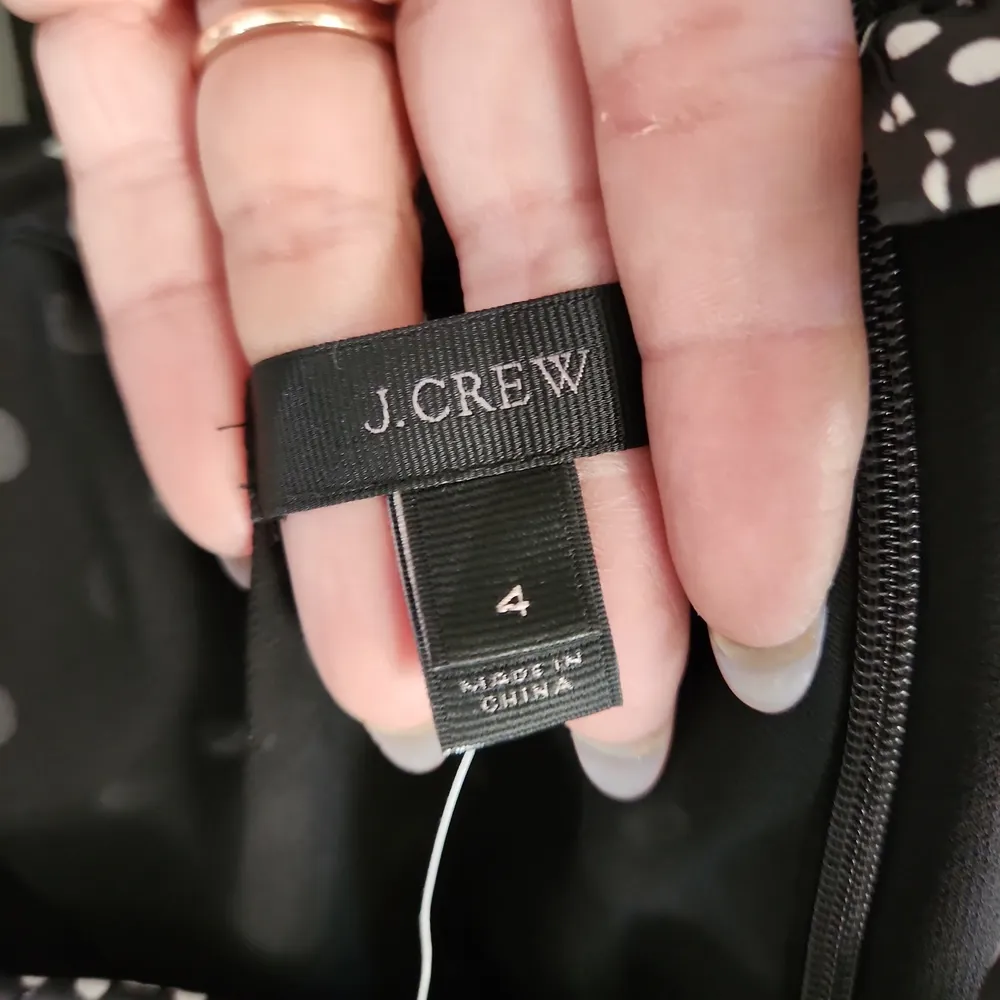 J Crew Silk One-shoulder Bow Top in Polka Dot Black Ivory Sz 4 - Image 10