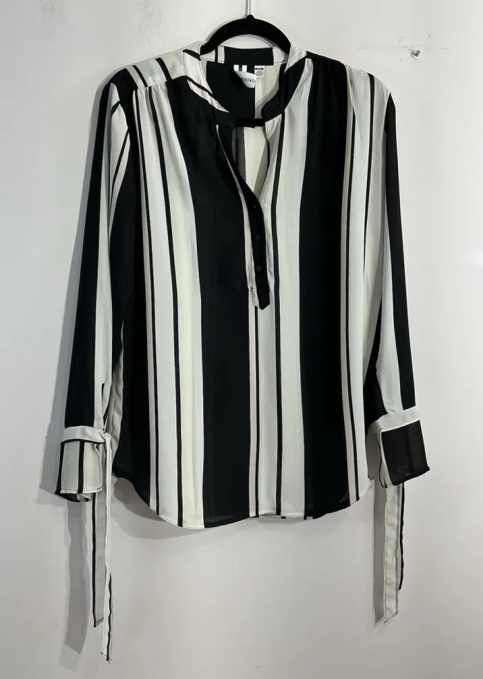 Womans Jules & Leopold M/M Black White 3/4 Button Up Long Sleeve Pullover Blouse - Image 1