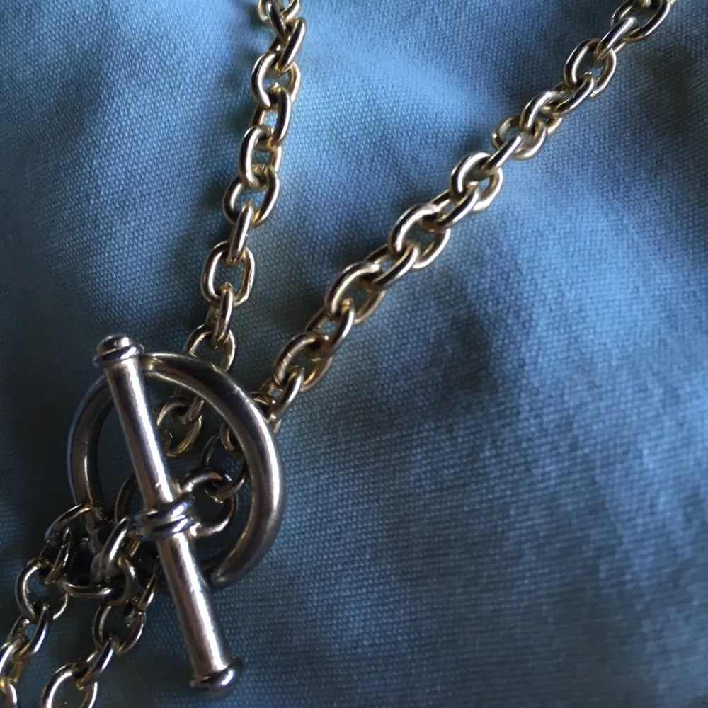 Gold and white fleur de lis necklace vintage - Image 8