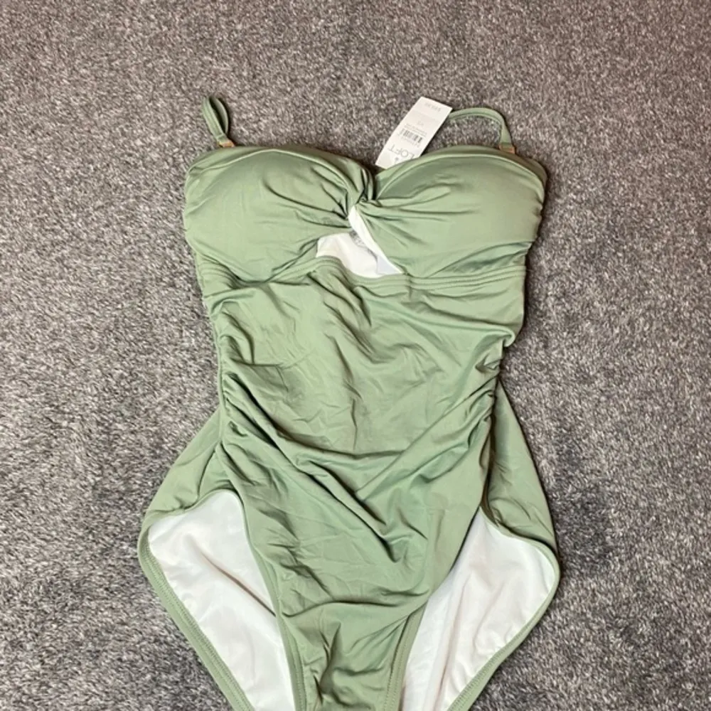 NWT LOFT Mountain Rosemary Beach Shirred Twist Bandeau One‎ Piece - Image 5