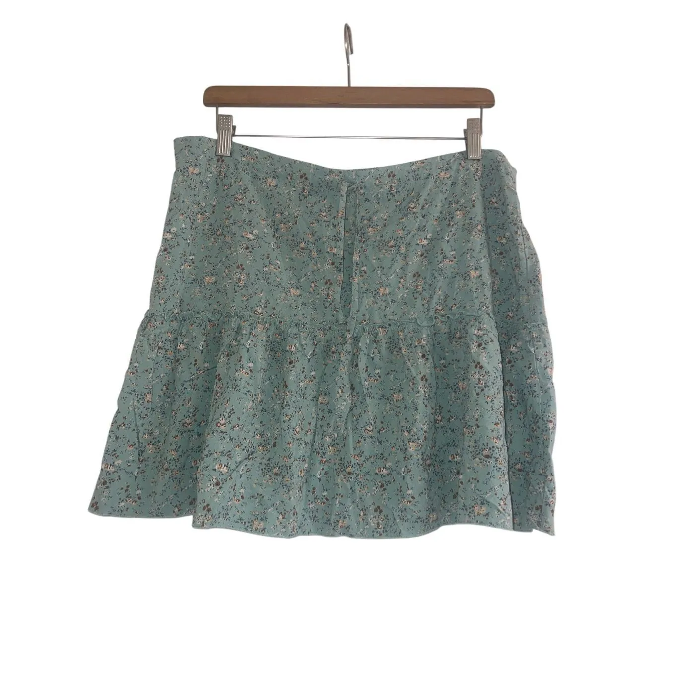 Brandy Melville Cara Ruffle One Size Skirt in Green Floral - Image 4