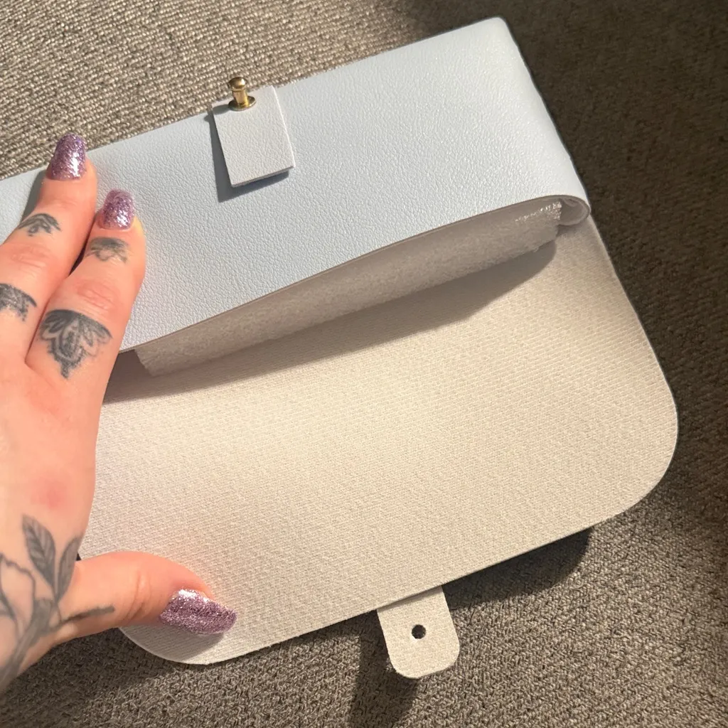 NWOT Baby Blue Glasses Case - Image 4