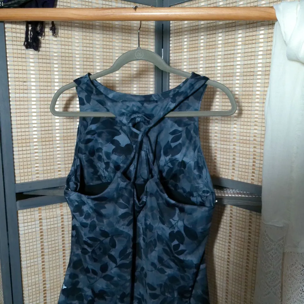 Old Navy Active Black & Gray Leaf Print Workout Tank with Bra - Image 4