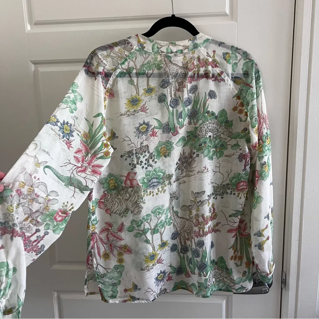 Neiman Marcus chinoiserie Button Down Blouse - Image 2