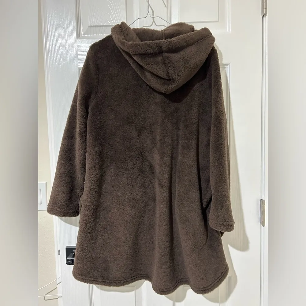 Misslook brown fuzzy house coat with hood pockets button up sz small - Image 3