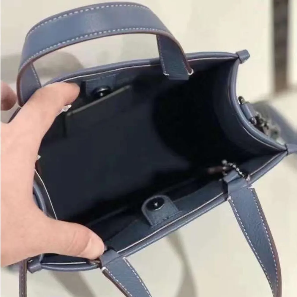 Coach X Peanuts Dempsey Tote 22 With Snoopy Ski Motif
 ce849 - Image 4