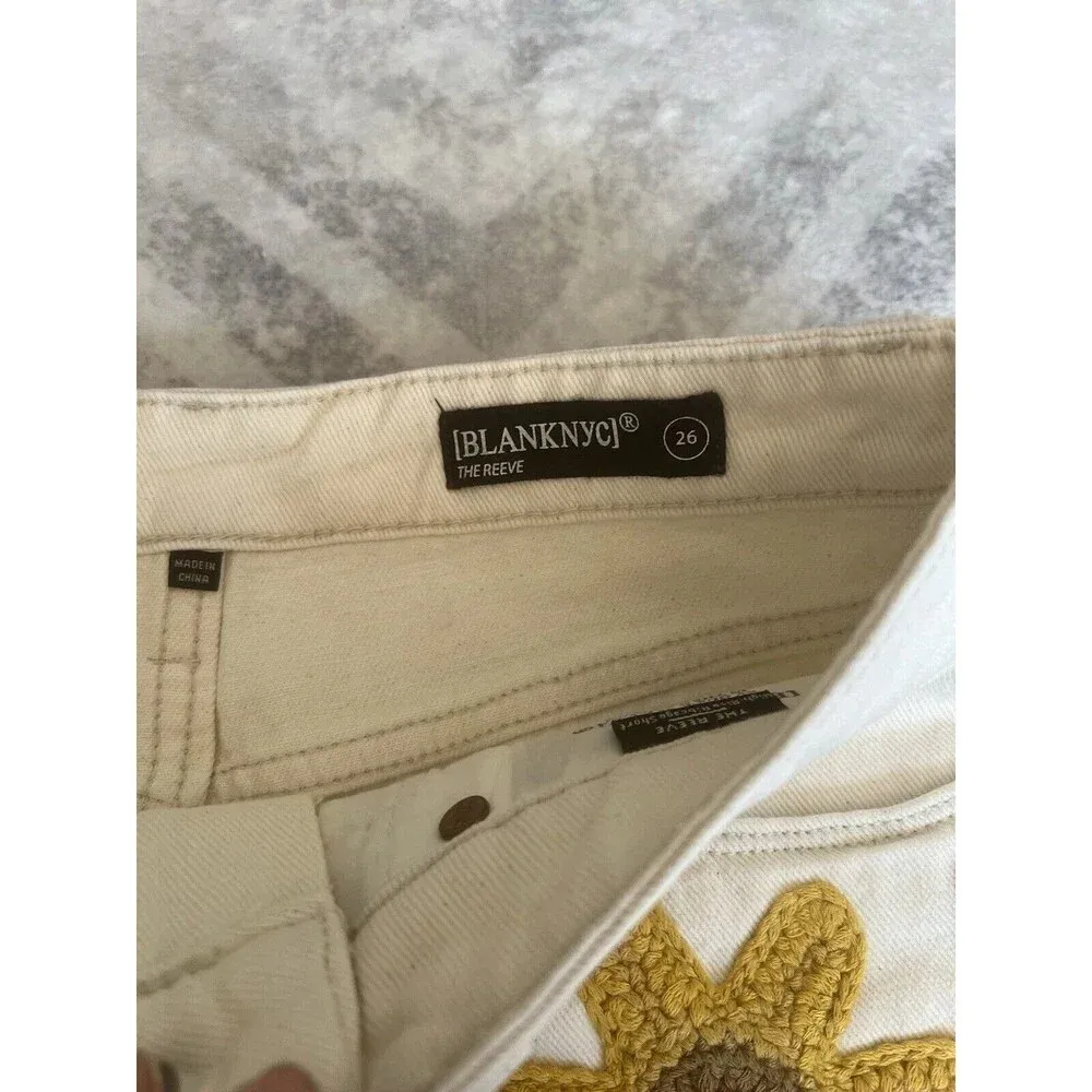 BLANK NYC‎ The Reece Shorts Women 26 Ray of Sunshine Denim Floral Crochet Nwt Yellow - Image 5