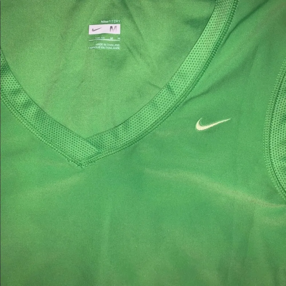 Nike fit dry tank top size medium green! - Image 3