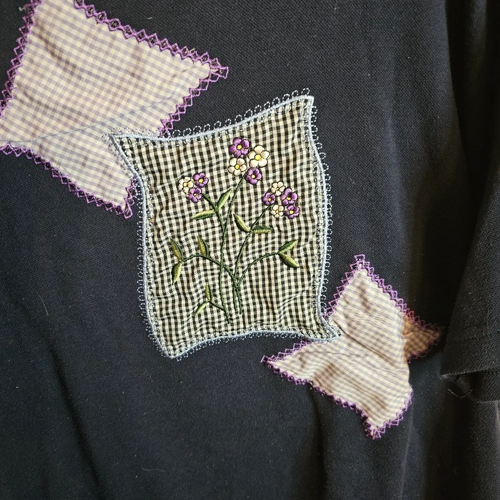 Bobbie Brooks Vintage Embroidered Patchwork Navy Blue Floral Tee Size undefined - Image 3