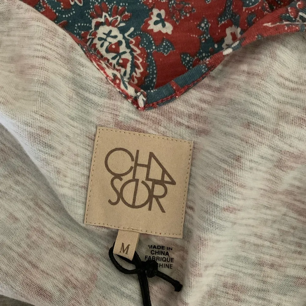 Chaser Bandana Print Cut Out V Back Top Size Medium New - Image 2