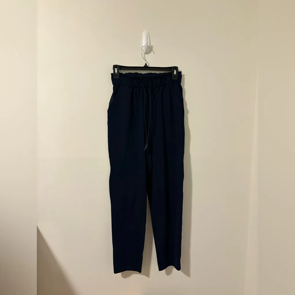 Lululemon Keep Moving Pant Size 4 Navy - Image 2