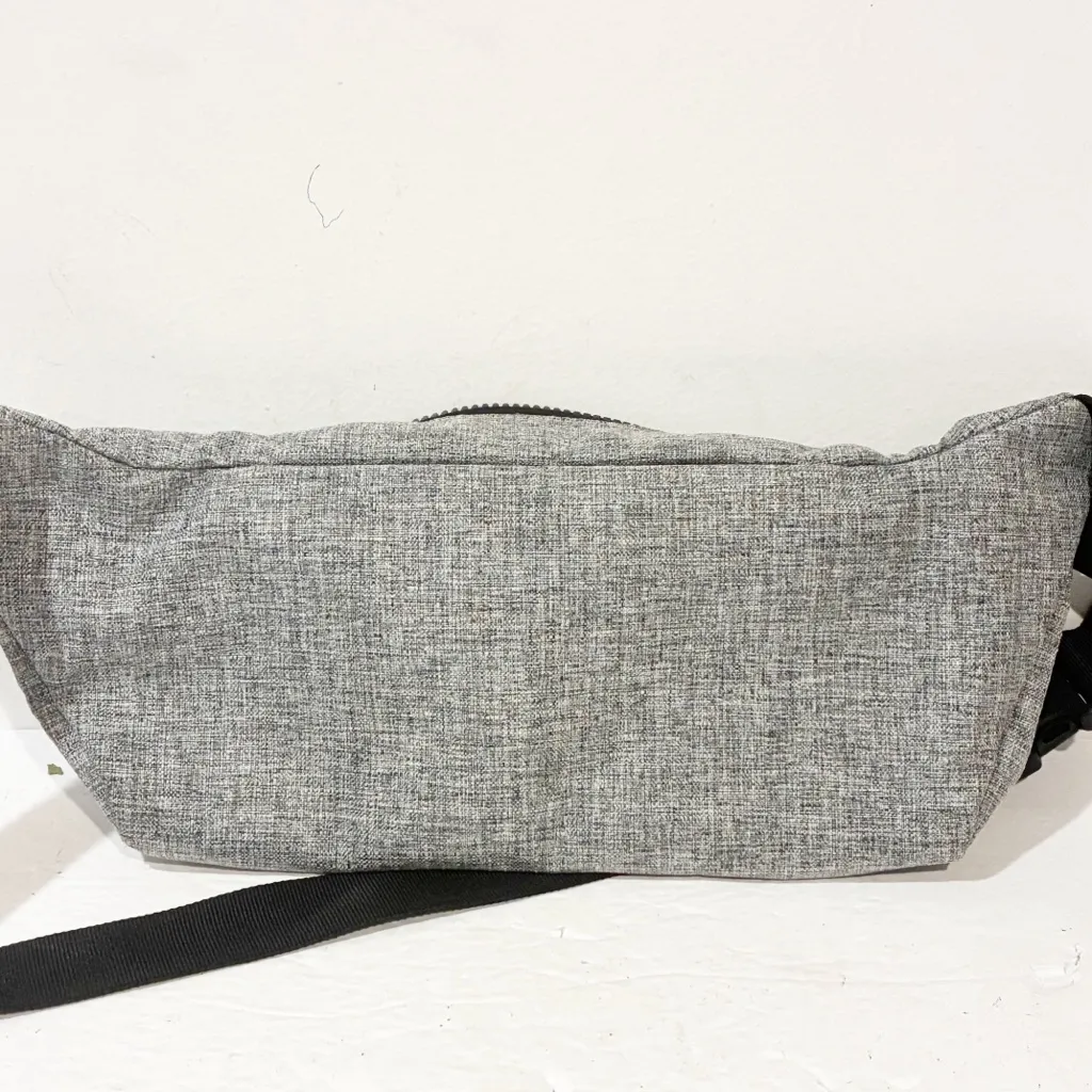 Lululemon Grey On the Beat Belt Bag Crossbody‎ - Image 5