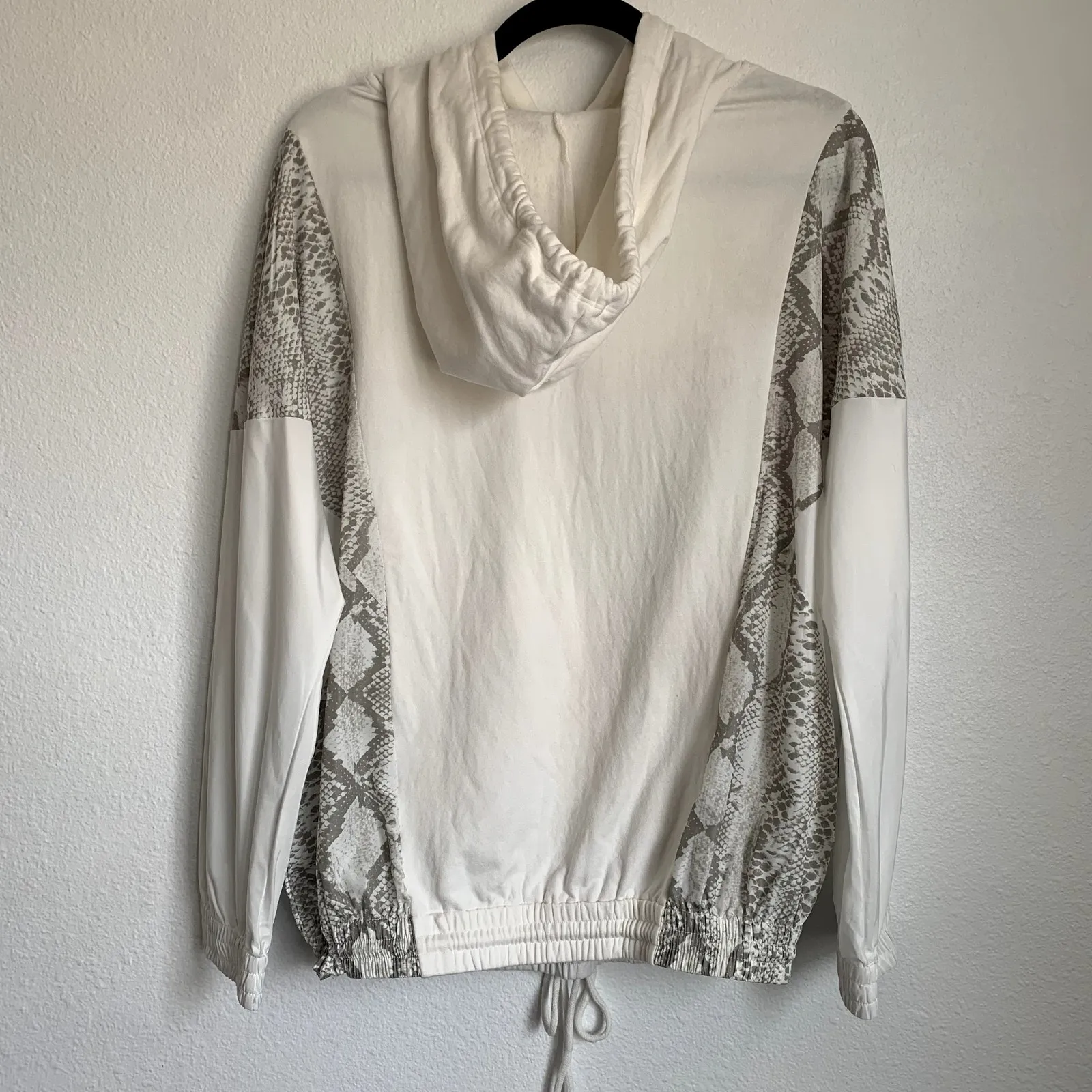 Beach Riot Sz S Stella Python Printed Oversized Popover Hoodie White Taupe Snake - Image 4