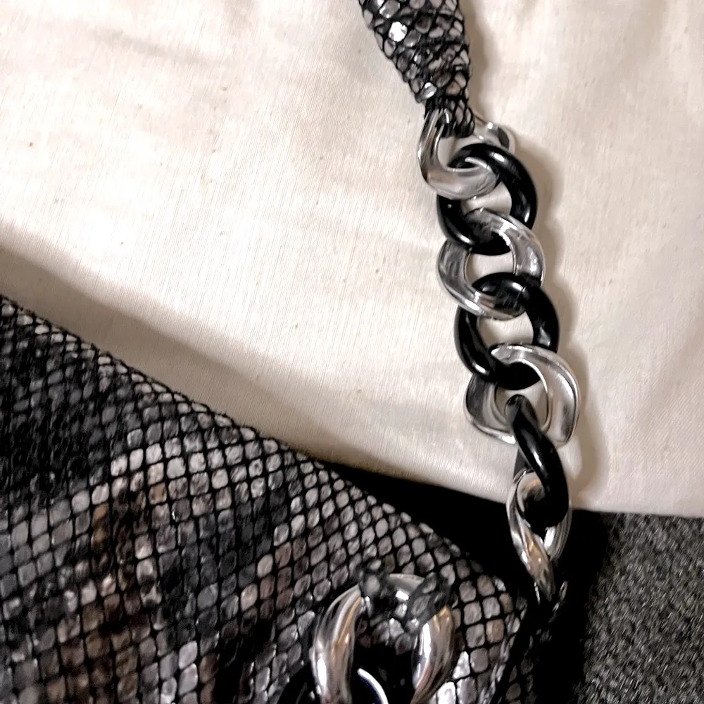 Michael Kors RARE VINTAGE Metallic Python ID Chain Shoulder Bag - Image 7