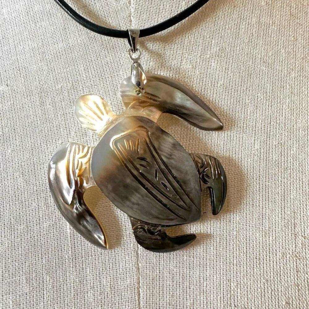 Gold plated abalone turtle pendant necklace - Image 2