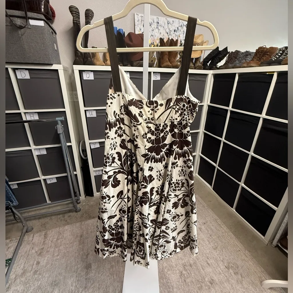 Dalydress Woman Size 40 Hibiscus Hawaiian Floral Print Women's Top Brown - Image 2