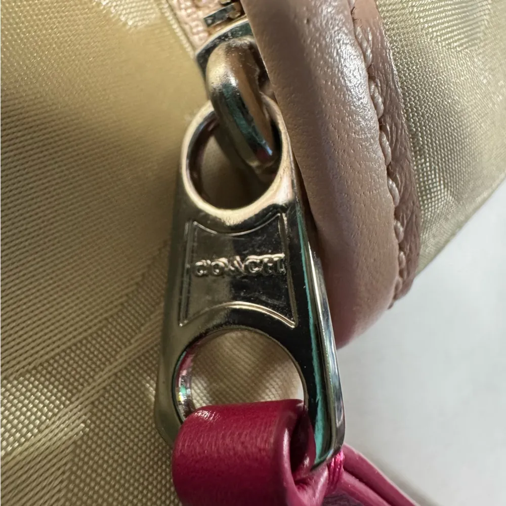 COACH Legacy Weekend Signature Nylon Hippie 24861 Crossbody Messenger Bag Purse - Image 5