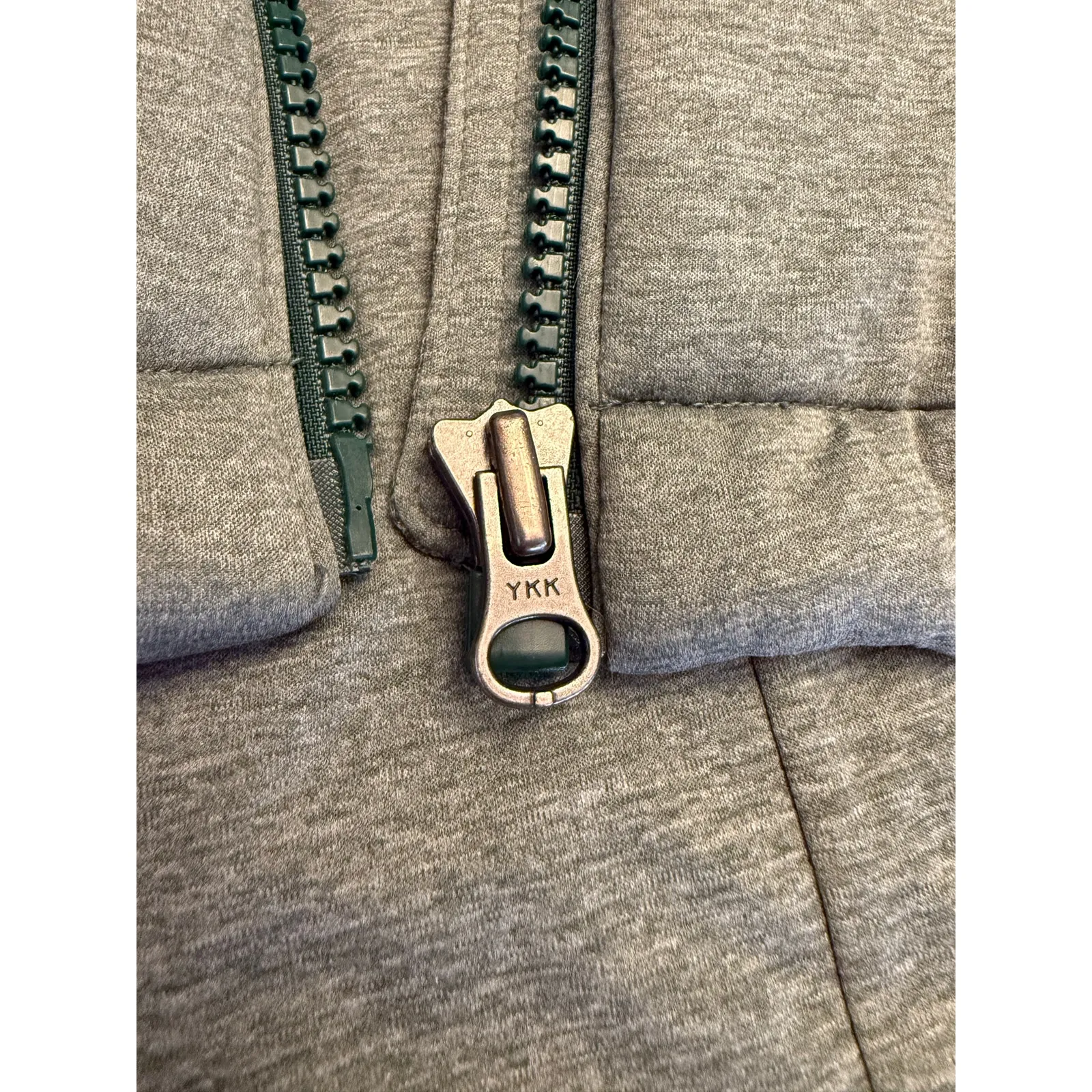 Athleta Hooded Puffer Lookout Vest Women’s Sz L Green Soft Insulated Pockets Zip - Image 11