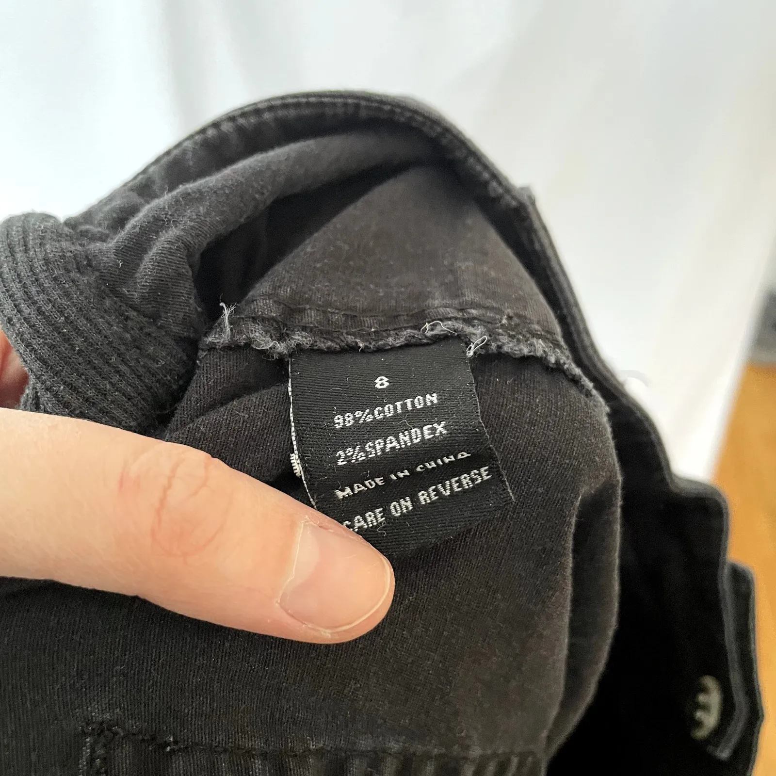 Briggs black modest length summer jean style shorts women's size 8 cotton FLAWS - Image 8