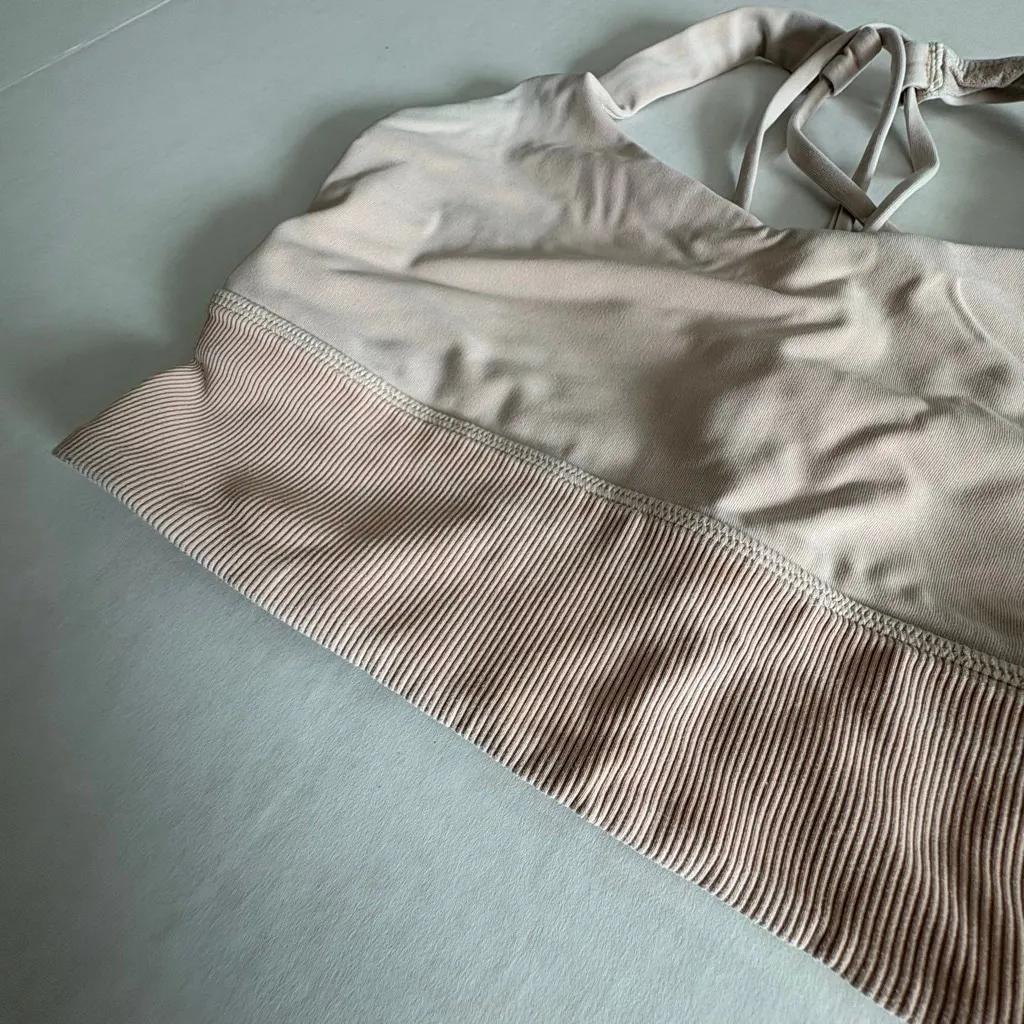 Women's Lululemon Free to be long line Sports Bra Size 4 light pink - Image 2