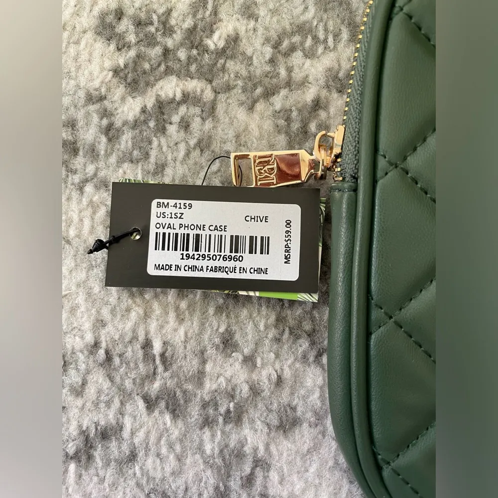 Badgley Mischka Diamond Quilted Oval Crossbody Phone Case in chive NWT - Image 9