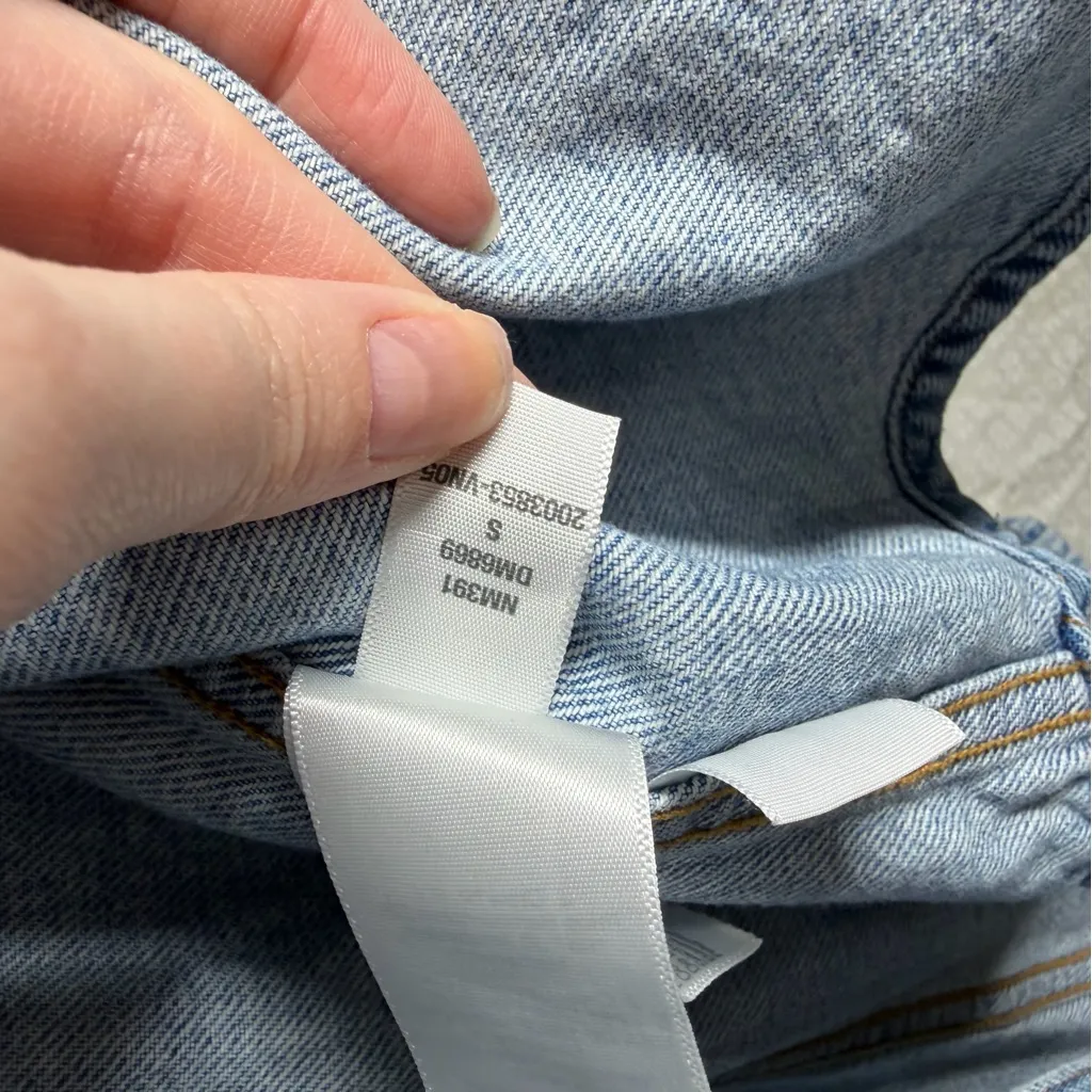 Madewell Light Wash Denim Oversized Button Up Jacket - Image 5