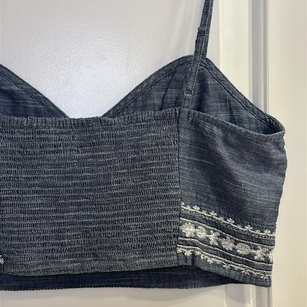American Eagle Embroidered Chambray Crop Top Blue Medium NEW - Image 9