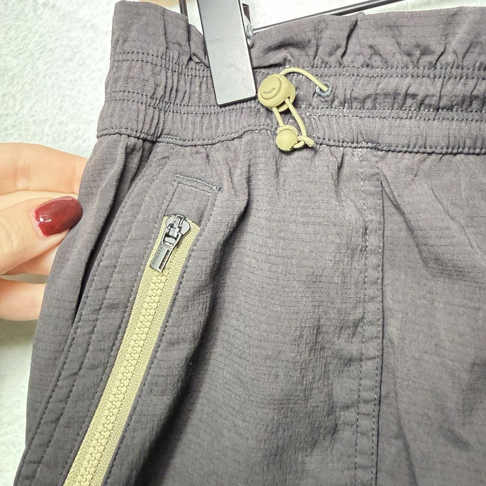 Athleta Trekkie Shorts Gray 4" Women’s Size L Outdoor Hiking - Image 6