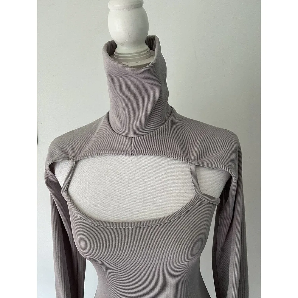 Pretty Little Thing Ribbed Bodycon Turtleneck Cutout Long Sleeve Sweater Sz 2 - Image 4