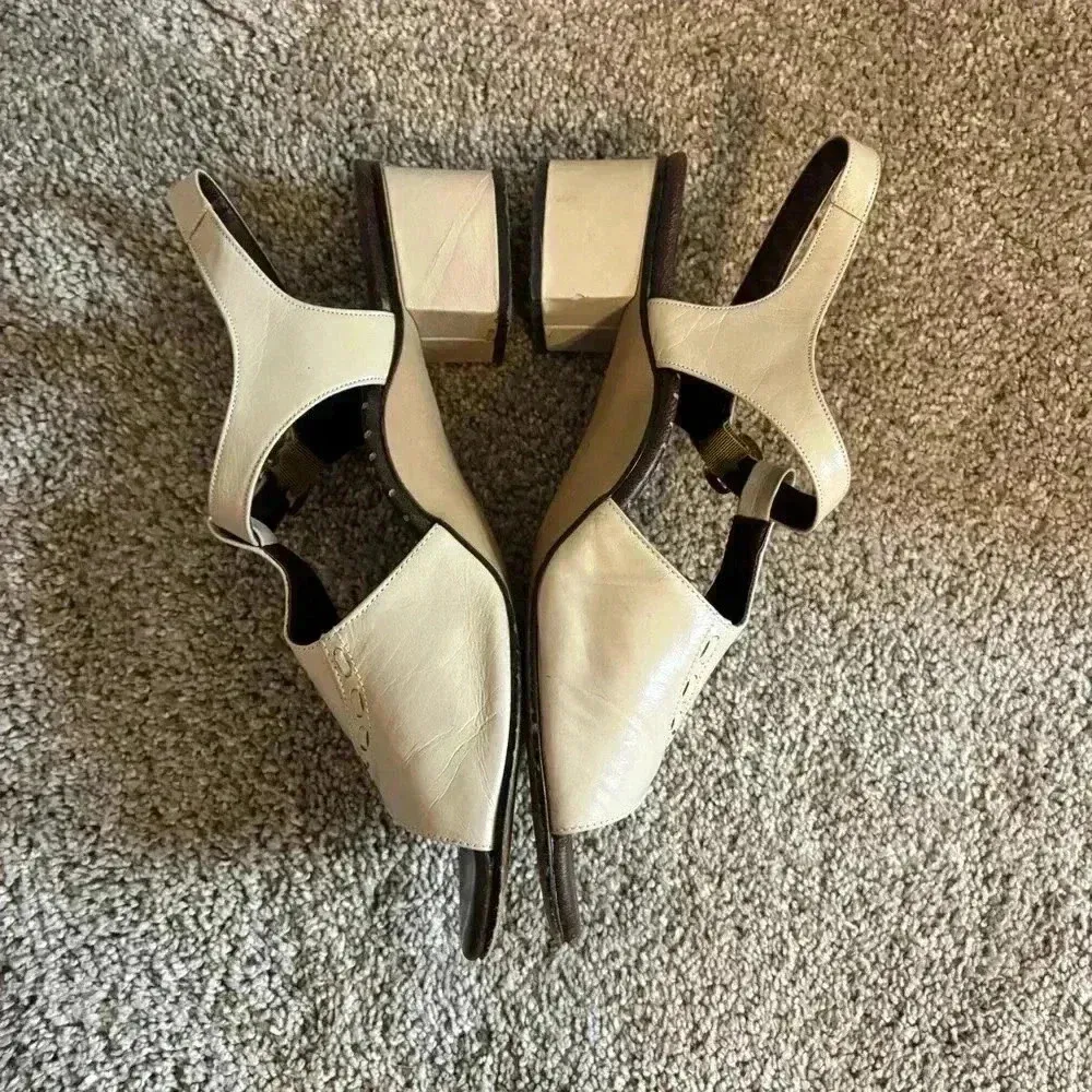 Bon Voyage Made In Italy Leather Cream Sandals Size 10 Tan - Image 5