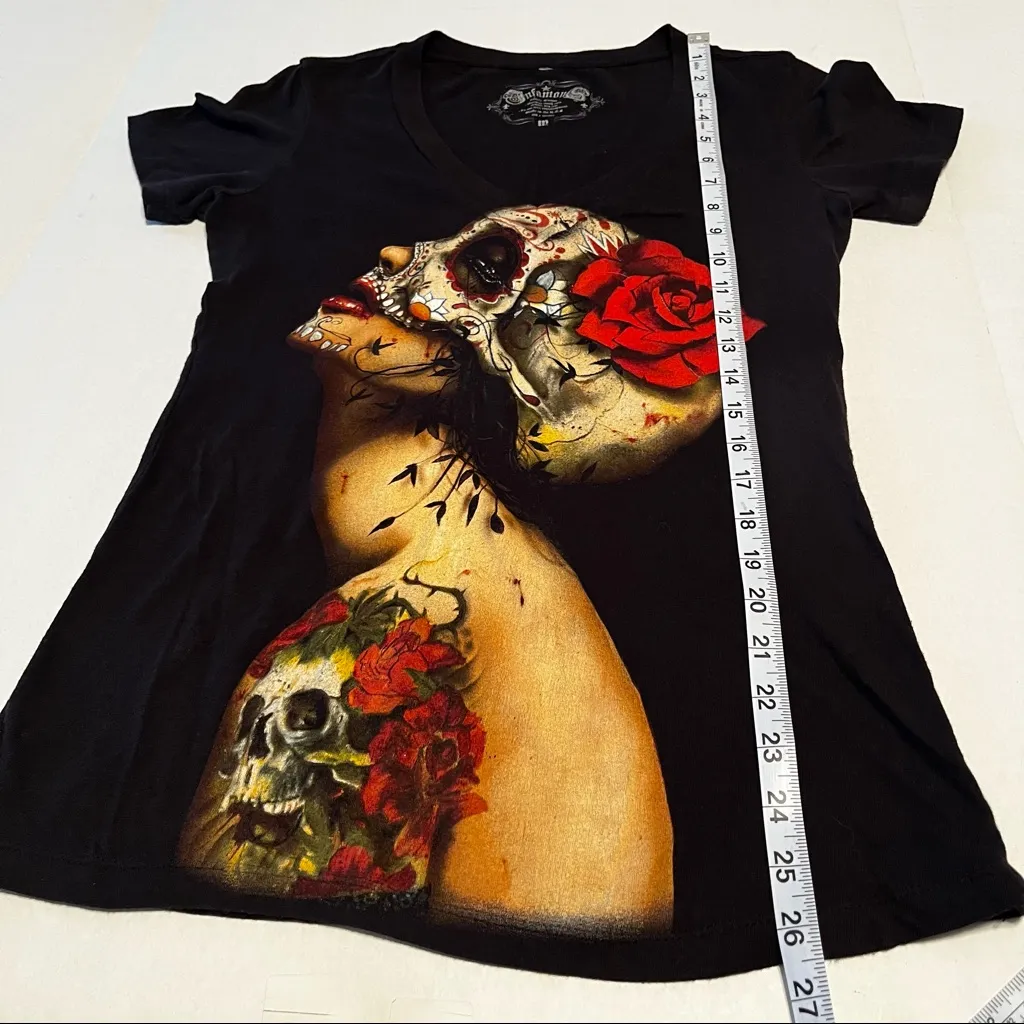 Infamous Womens Size Medium Black Skull Tattoo Roses Short Sleeve Shirt‎ V - Image 5