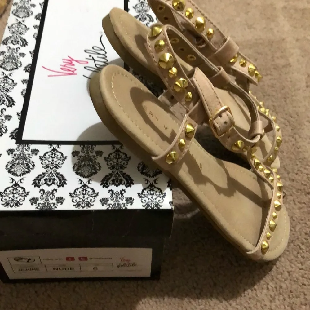 Very Volatile Tan Studded Beige Sandals Size 6 - Image 3