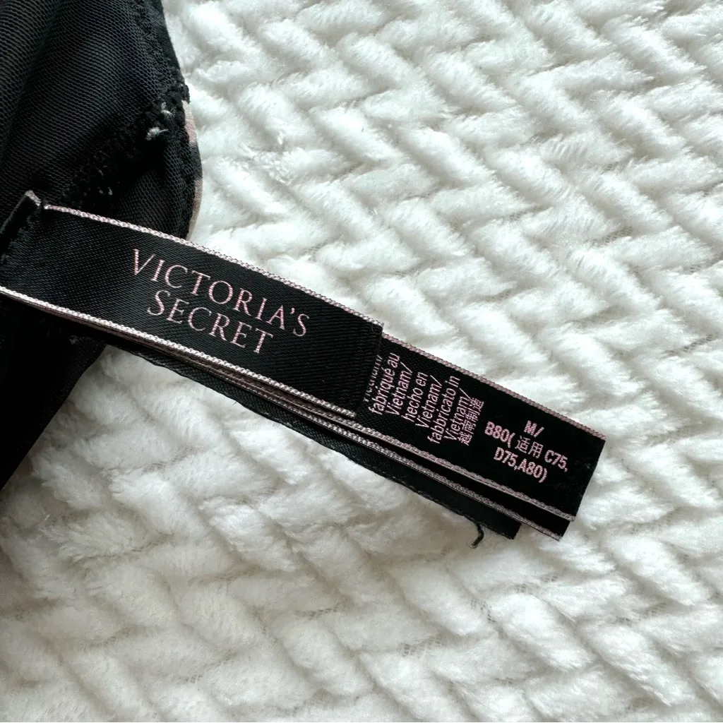 Victoria’s Secret Incredible Essential Strappy Back Sports Bra M Dark Floral - Image 5